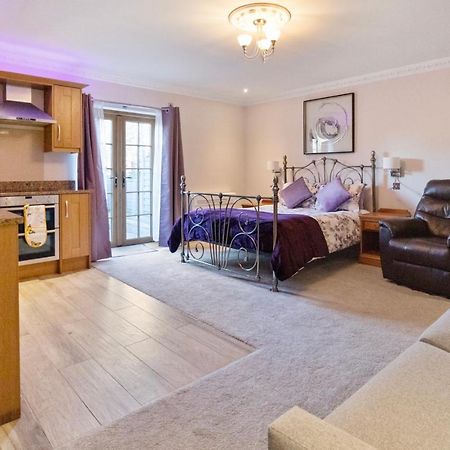 The Lodge - Studio Apartment'S Castel Esterno foto